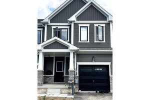 Welcome to this well maintained 2 storey freehold townhome in the inviting Empire Legacy Community.
