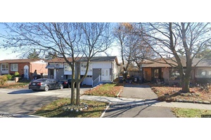 Welcome to this well maintained bungalow situated in one of Mississaugas most desirable neighbourhoods.