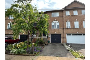 Beautiful home in sought after River Oaks neighbourhood.