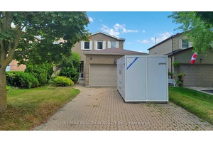 4 Bdrm Detached Home in Raymerville Community.
