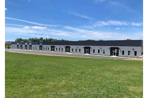 Units Available in Woodstock in Industrial building with easy access to highway, both unit arecombined with 6435 Sq Feet Space.