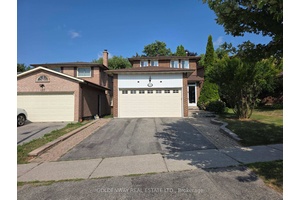 Highly Sought After NeighboFrhood Of Sherwood Amberglen, Custom made Staircase Lift, Quality Built Home, 3 1 Bedroom.