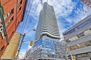 Tribute Built Luxury Condo In Downtown Prime Location.