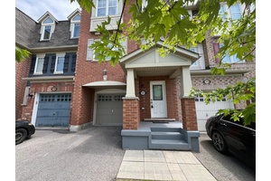 Absolute Show Stopper ! Stunning Very Clean And Well Taken Care Of Mattamy Built Freehold, immaculate 3 story Free hold Townhome in the beautiful neighbourhood of Northwest Brampton !