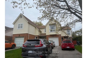 This is Great Location near to Expy, shops and schools.