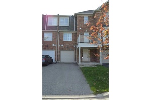 Immaculate 2 Bedroom Townhome In A Prime Location, Walk To Grocery Stores, Transit, Surrounded By Parks And Green Space, Minutes To 401 407 QEW, Very Clean Well Maintained Home, Hardwood ...