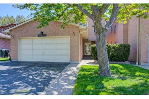 Over 1800 sq feet in Sawmill Valley !