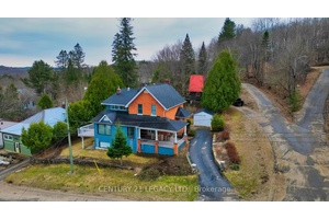 If you are looking for a House with serenity in the Beautiful town of Huntsville this is the one.