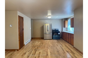 Two BEDROOM APARTMENT IN LANARK VILLAGE !