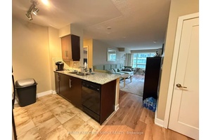 Located in Torontos vibrant Entertainment District, 20 Blue Jays Way offers the perfect blend of style, convenience, and city life.