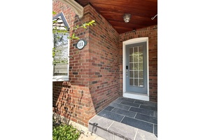 Ideally situated just steps from the top ranking John Wanless Junior Public School and within walking distance to premier shopping and dining along both Yonge Street and Avenue Road, this ...