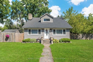 Welcome to 3902 Rebstock Road in Crystal Beach.