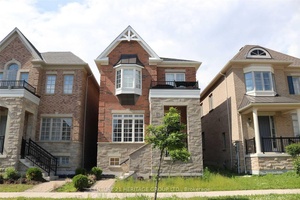 Welcome to this lovely Spacious amp ; Sun Filled 4 Bedroom home In a Family Friendly Neighborhood in Oak Ridges.