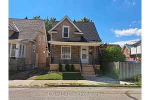 Welcome to 41 Kent St, Welland a beautifully updated home blending style and functionality.