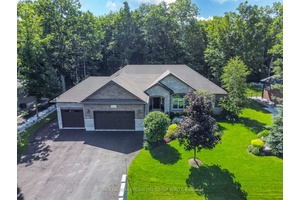 ELEGANTLY CRAFTED EXECUTIVE BUNGALOW ON HALF AN ACRE IN A SOUGHT AFTER NEIGHBOURHOOD !