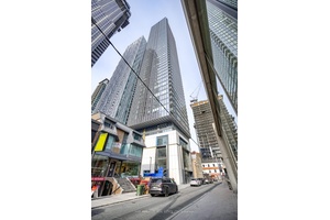 Stunning 2 Bedroom Luxury Condo at 8 Cumberland Prime Yorkville Location !