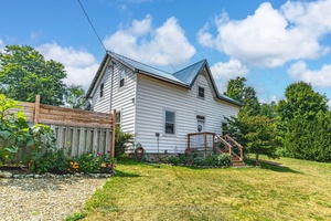 COUNTRY CHARM MEETS MODERN COMFORT ON 1.