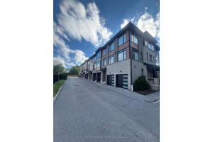 Modern Executive Townhome for Lease Prime Guelph Location !