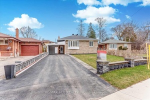 Just Move In amp ; Enjoy Stunning, Bright, Spacious Bungalow House With A Beautiful Front View And Plenty Of Yard Space In The Woburn Community.