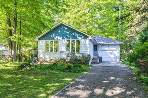 NATURE, COMFORT AND CONVENIENCE IN THE HEART OF INNISFIL !