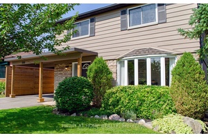This Beautiful Detached Home is Move in Ready and situated in a sought after and desirable neighbourhood.