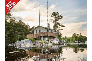 Priced to sell ! Look no further for your beautiful island getaway !