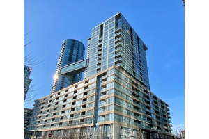 Fabulous Downtown Cityplace 1 Bedroom Large Den Amazing Amenities !