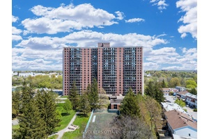 Elevated above the city skyline, this beautifully updated three bedroom, two bathroom suite at 665 Bathgate offers generous living space and sweeping west facing views.