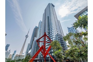 Live the Lakeview Lifestyle in Downtown Toronto !