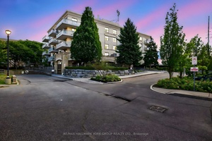 'Villa Giardino', Vaughan.