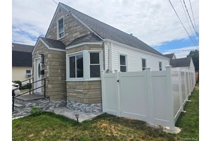 Incredible Cape Cod Home Fully Renovated This beautifully renovated Cape Cod home features 3 spacious bedrooms, 2 full oversize beautifil bathrooms and a modern, updated kitchen with gas heating and ...