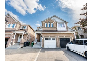 Spacious 4 Bedroom Home in Bolton !