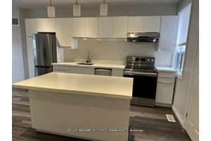 Discover this beautifully renovated 1 bedroom unit on the 2nd floor, perfectly situated near the vibrant Wychwood, Annex, and Emerson Wallace neighborhoods.