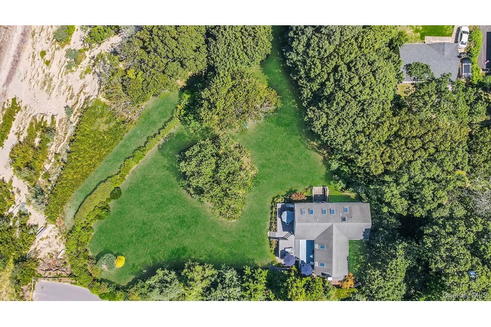 Aerial overview of property's location