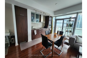 BEAUTIFUL 1 BEDROOM DEN UNIT WITH EAST CITY VIEW, 538 S.