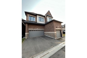 tunning 3169 Sq Ft Detached Home Located In One Of Oakville's Most Desirable Neighbourhoods Welcome To 3318 Millicent Ave !