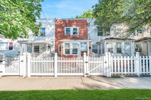 Welcome to this charming 2 bedroom, 2 bathroom home.