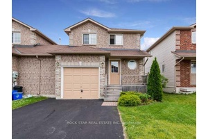 Located near schools, parks, shopping, and with quick access to Hwy 400, this home is in an ideal location !