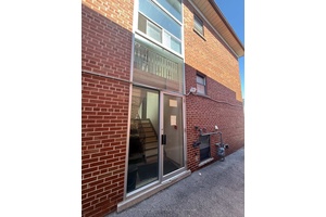 Bachelor Apartment In The Heart Of Etobicoke.