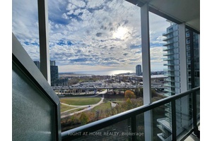 Bright amp ; Spacious One Bedroom Condo At Garrison Point With High Ceiling.