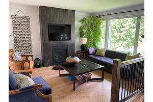 Lovely Thornbury Ontario open concept home for rent for the ski season December 1 thru April 1.