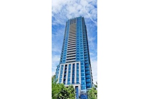 Impeccable Tridel Accolade 2Br Den, Rarely Offered 04 Suite, Approx 1040 Sf Of Southwest Panoramic Views, Kitchen With A Window Overlooking The City, Museum, Well Maintained Suite, 24 Hrs Concierge, ...