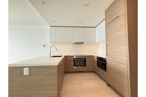488 University Prestigious Downtown Living !