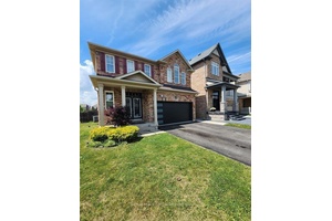 Spacious Renovated, 1 Bedroom 1 Den Office Space, 1 Bathroom With Family Room.