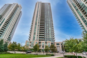 Beautiful 1 Bedroom plus full size den that could be used as 2nd bedroom.