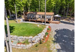 Awesome, Affordable Country Living by the Lake !