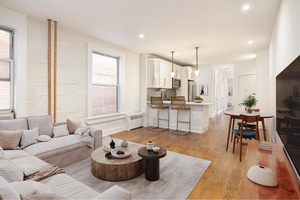 RENOVATED 3 BEDROOM HOME IN THE HEART OF THE UPPER WEST SIDE IDEAL LAYOUT WITH PRIMARY SUITE ON ONE END AND 2 ADDITIONAL BEDROOMS ON THE OTHER BOSCH FULL SIZED ...
