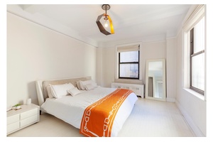 Nestled in the vibrant heart of the Upper East Side, 179 East 79th Street, Unit 4CD, boasts a blend of timeless charm and modern convenience.