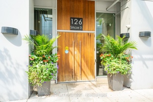 Bright amp ; spacious Junior 1 Bedroom suite in Boutique II.