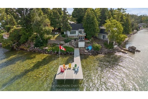 Welcome to Moon Point A Rare Waterfront Opportunity !